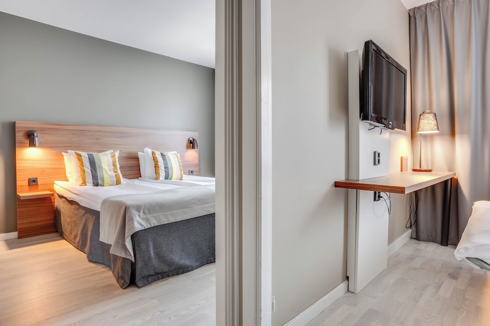 Family Room, 1 Double Bed With Sofa Bed, Non Smoking photo 3