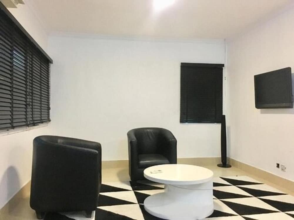 Executive Room - Photo 6
