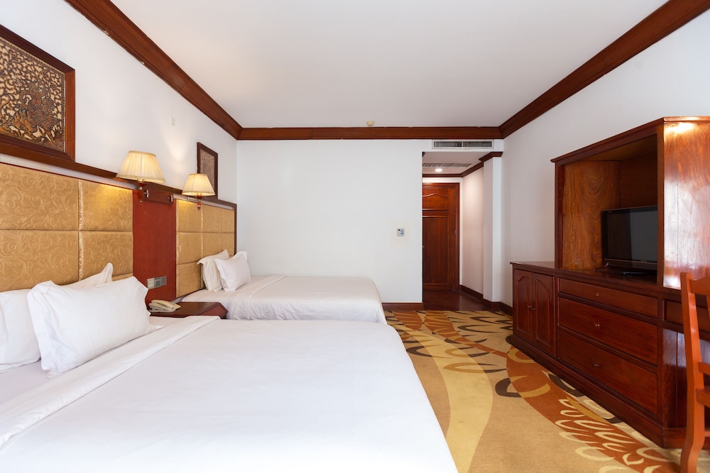 Deluxe Twin Room, Pool View