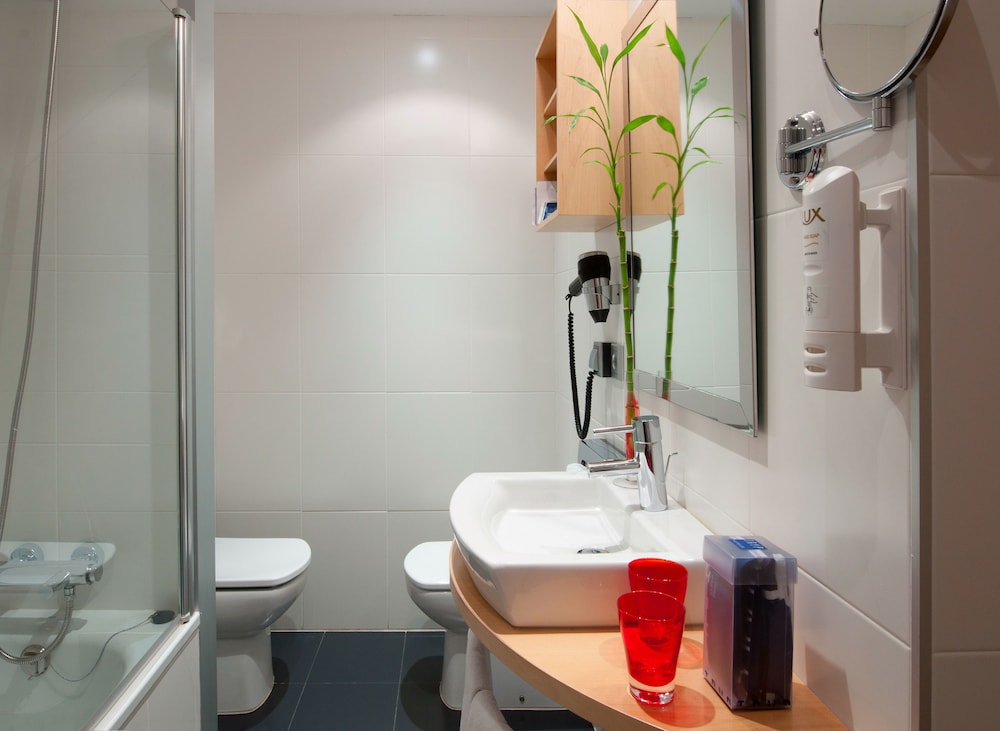 Standard Triple Room - Photo 5