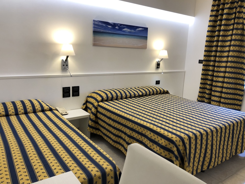 Standard Triple Room photo 1