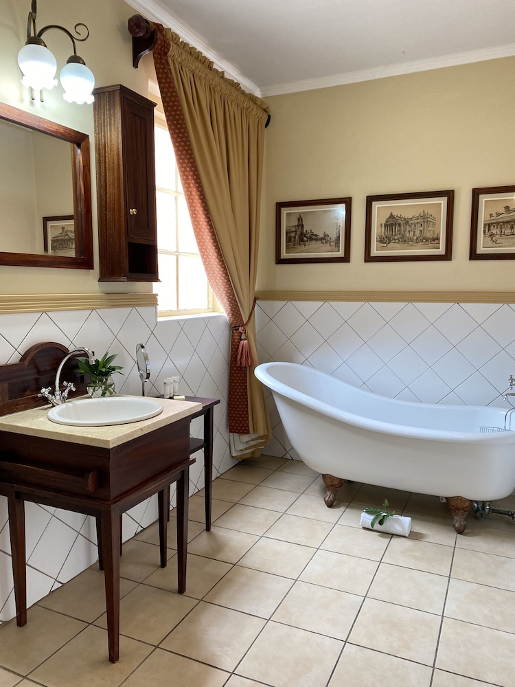 Luxury Suite photo 3