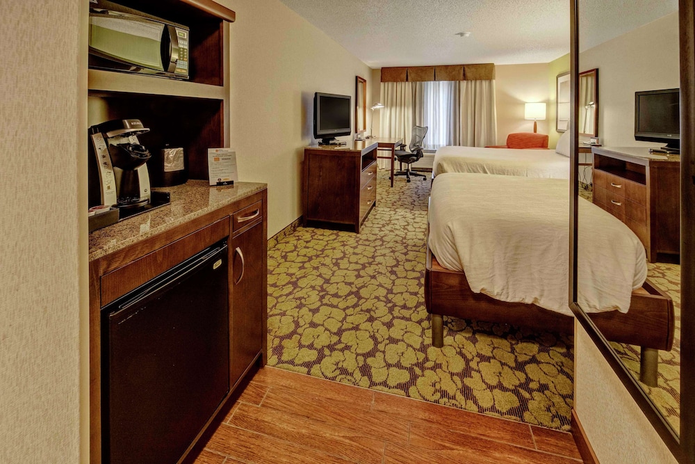 2 Queen Beds - Photo 2