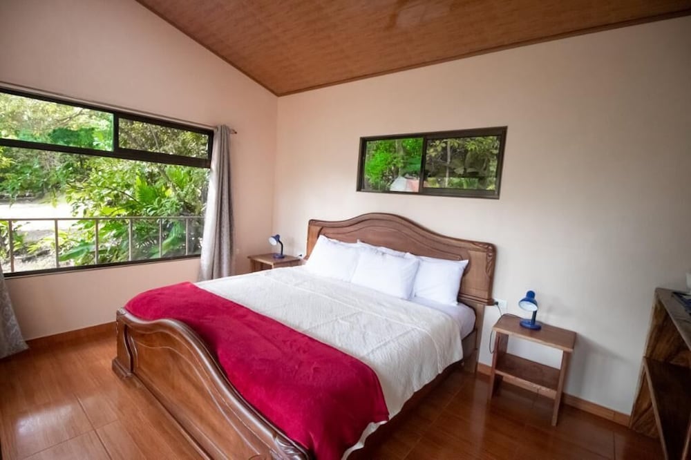 Honeymoon Studio Suite photo 3
