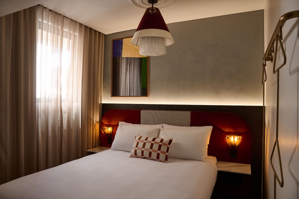 Superior Room, 1 Queen Bed