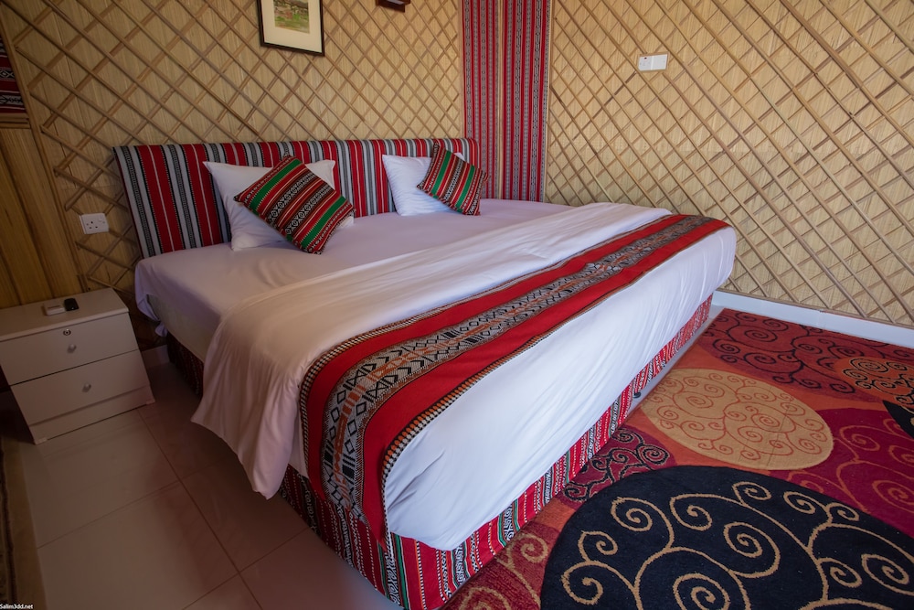 Deluxe Room - Photo 20