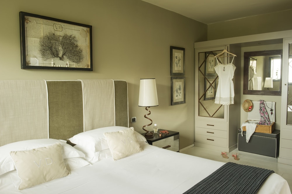 Design Suite, Sea View