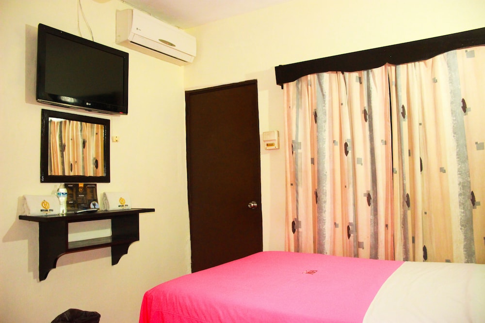 Standard Room, 1 King Bed (With Fan) photo 1