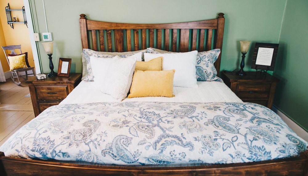 Luxury Room, 1 King Bed photo 3
