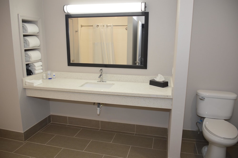 Suite, 1 King Bed, Non Smoking, Kitchenette (Dining Table;Living Room) photo 3