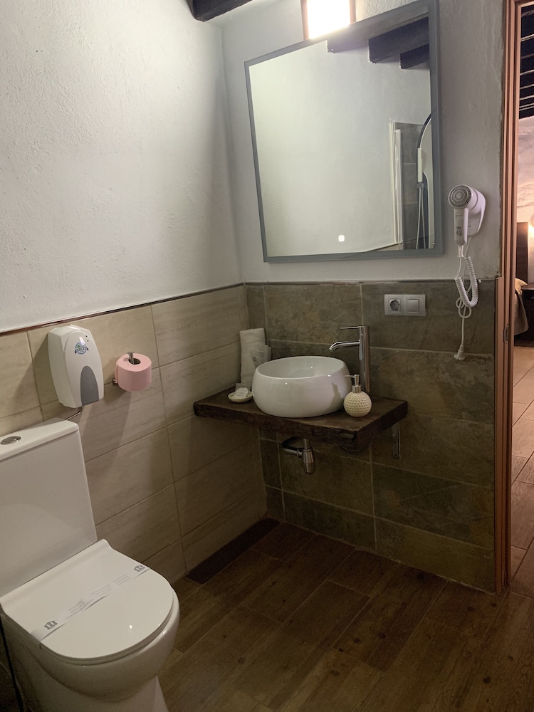 Exclusive Room - Photo 18