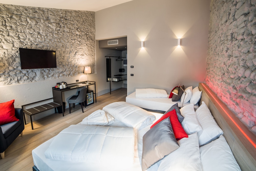 Deluxe Double Room photo 3