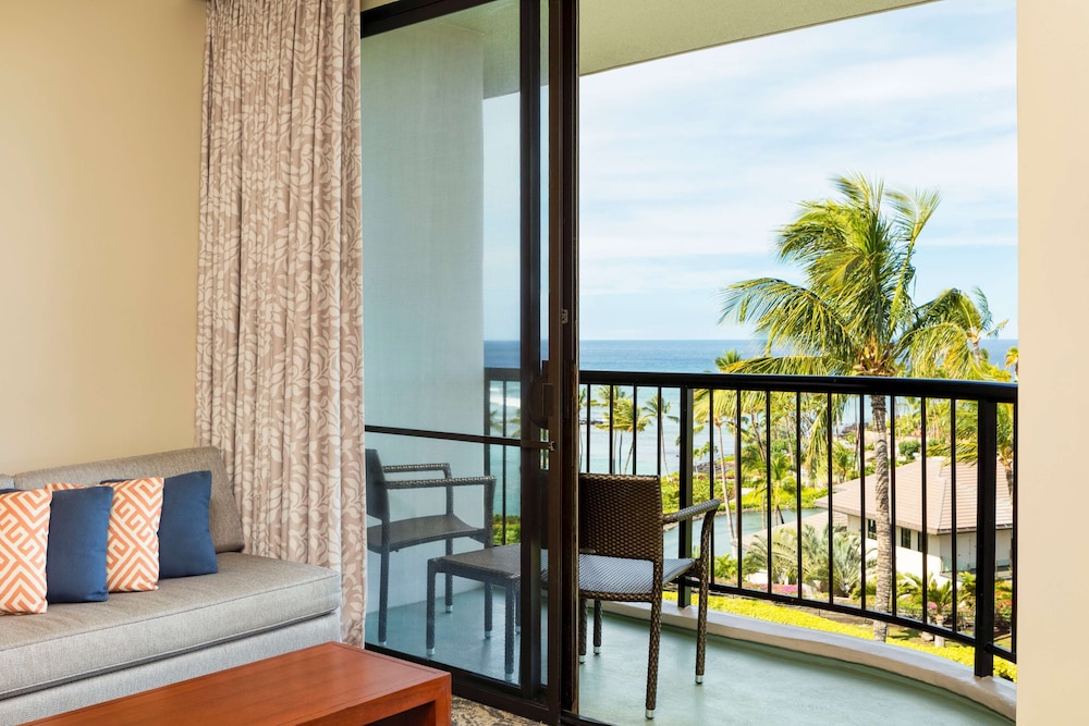Palace Room, 1 King Bed, Ocean View (Accessible Tub, Hearing)