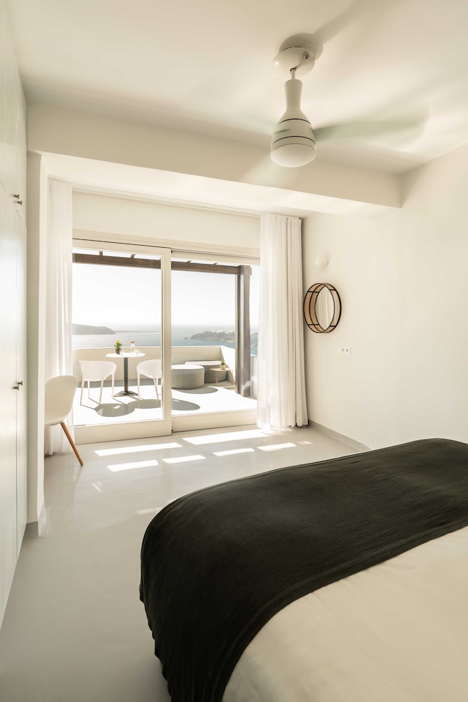 Deluxe Room Caldera View Double - Photo 2