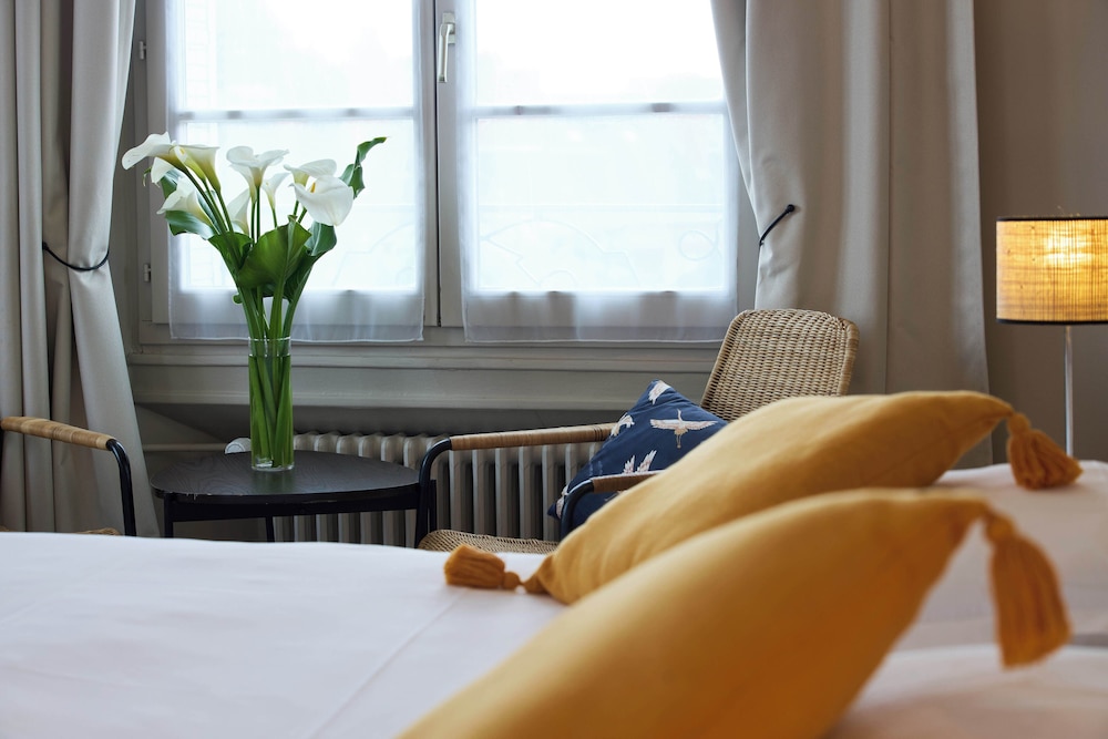 Premium Double Room - Photo 8