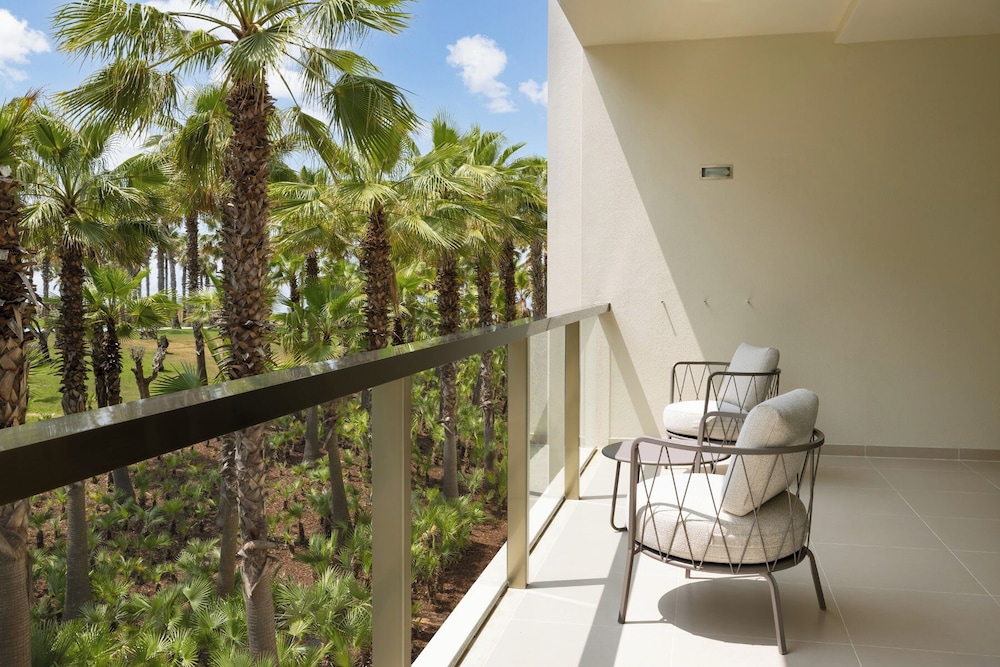 Suite, 3 Bedrooms, Balcony, Pool View - Photo 11