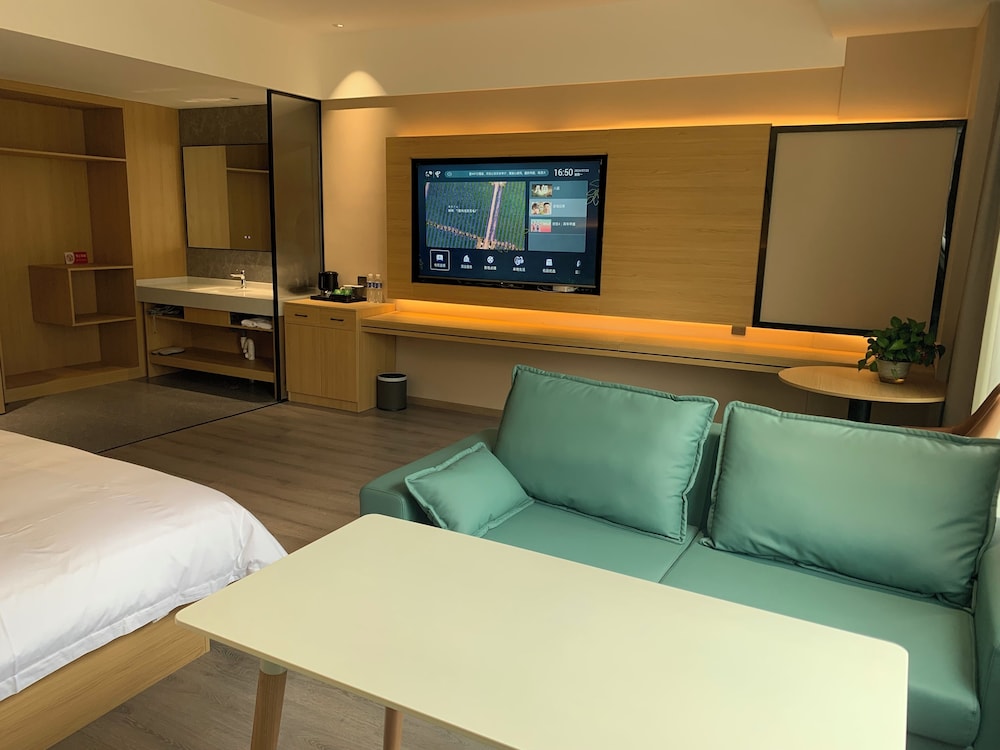 Comfort Single Room, City View