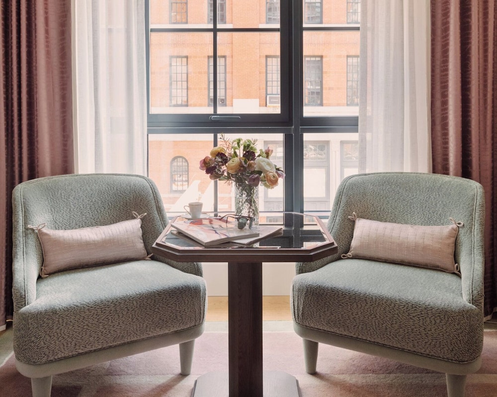 Tribeca Terrace Suite thumbnail 6