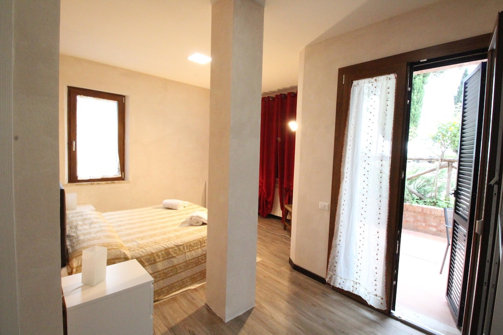 Economy Double Room photo 2