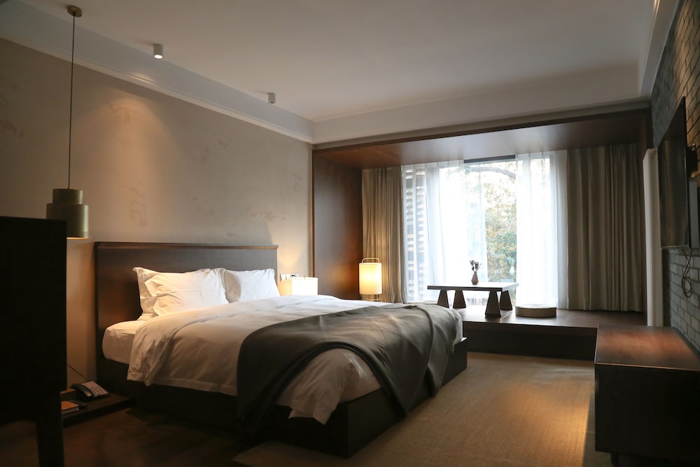 Deluxe Double Room, River View