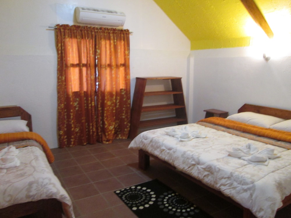 Basic Apartment, 2 Bedrooms, Kitchen, Garden View photo 1