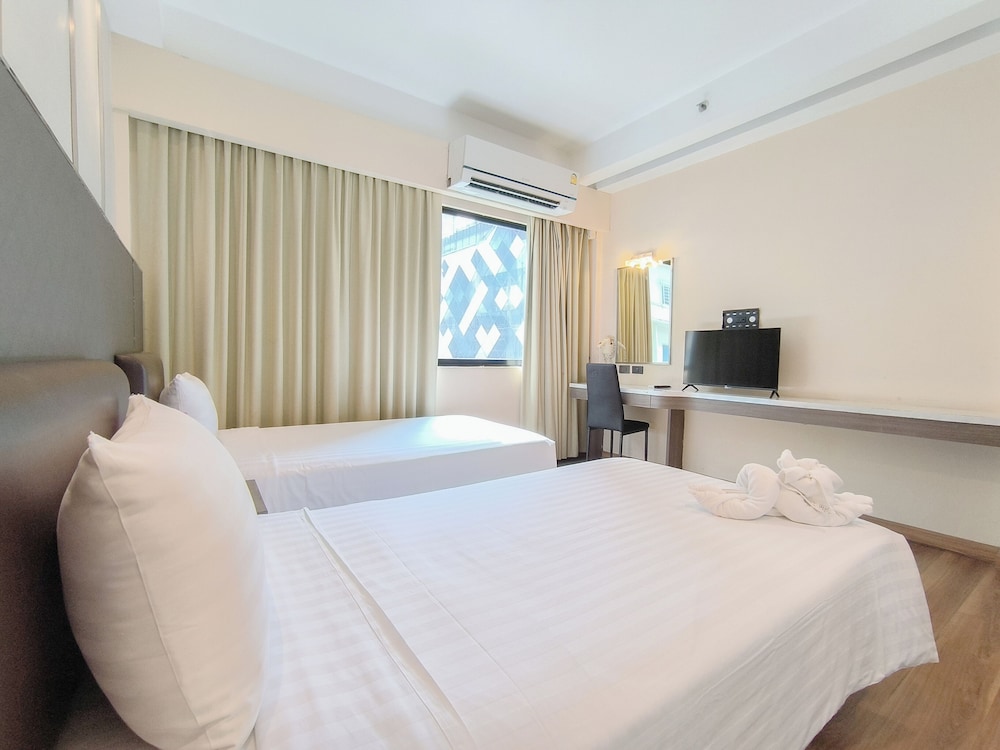 Deluxe Twin Room photo 3