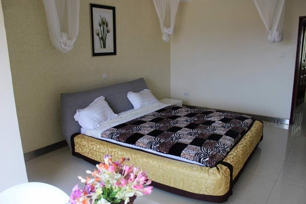 Family Apartment, 2 Bedrooms, Smoking, Courtyard Area
