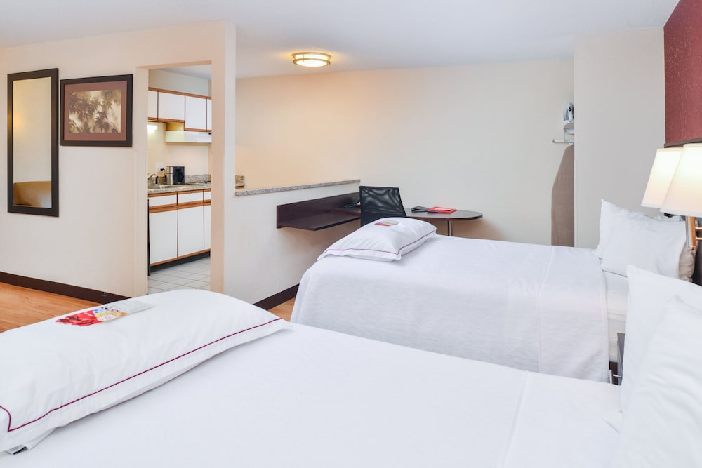 Deluxe Room, 2 Double Beds, Kitchenette (Smoke Free) - Photo 3