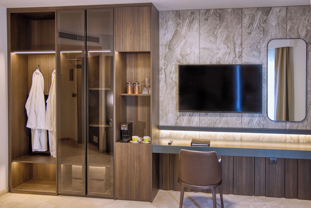 Junior Studio Suite
