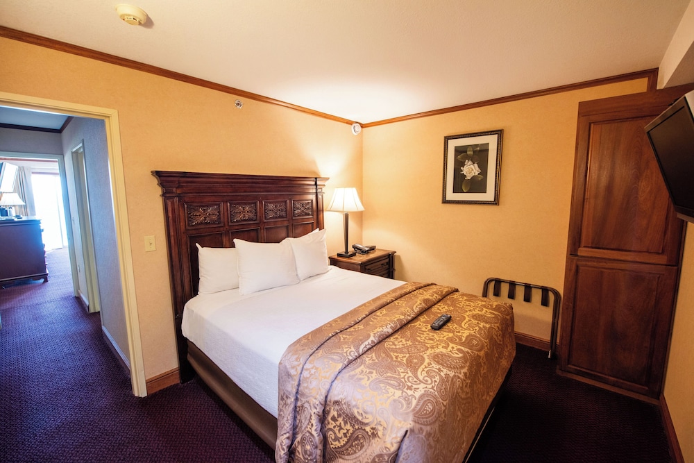 Elite Room, 1 King Bed and 1 Queen Bed - Photo 4