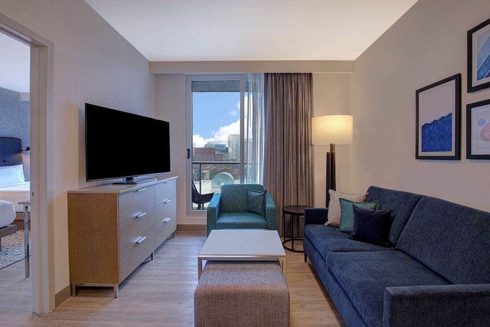 Suite, 1 Bedroom, Balcony, City View - Photo 6
