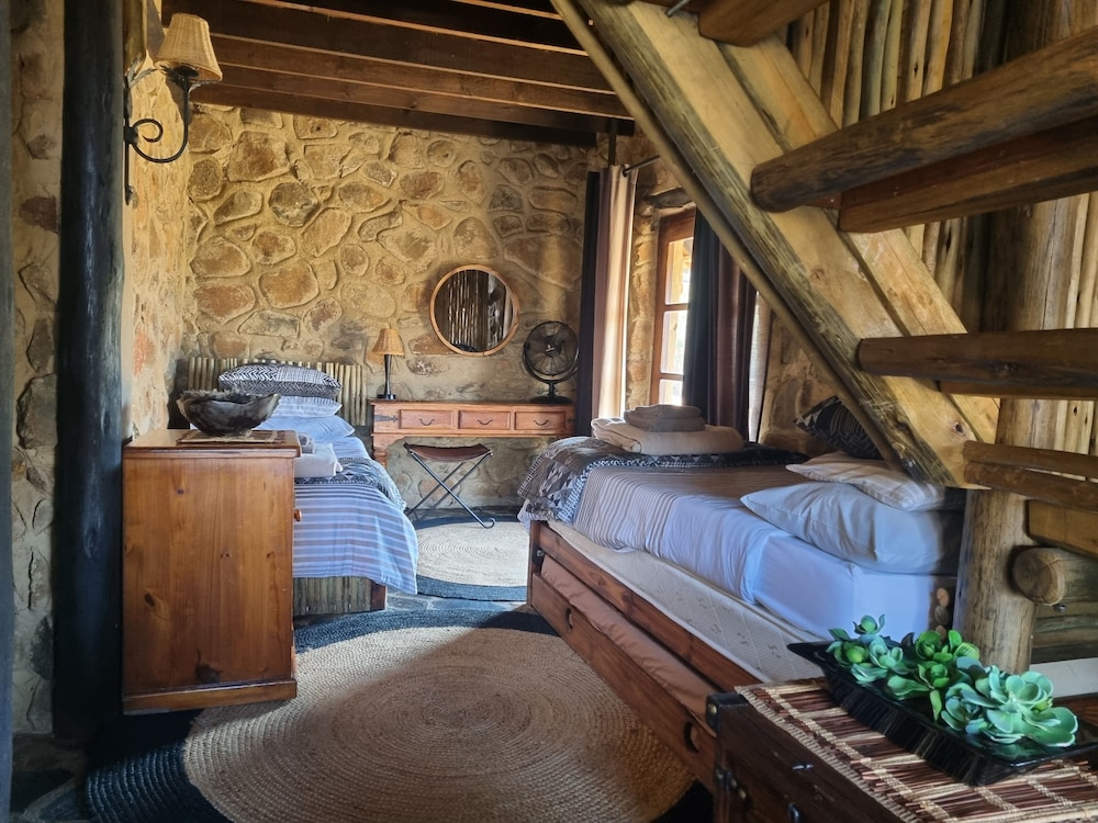 Luxury Cottage, Multiple Beds, Mountain View photo 1