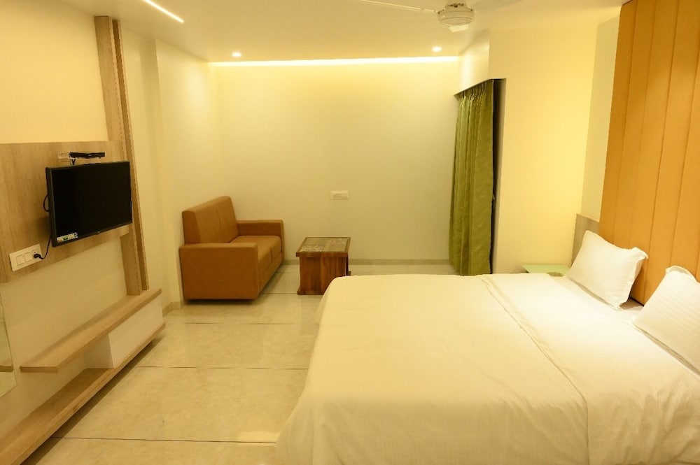 Deluxe Room, City View
