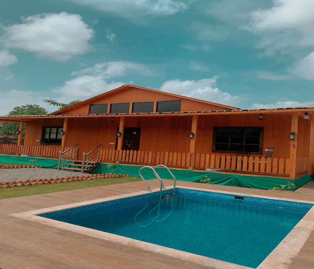 Kashmir Cottage With Private Pool And Mountain View photo 2