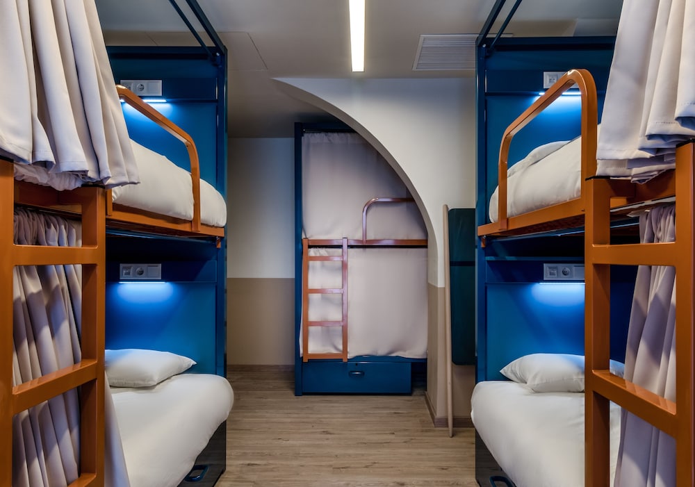 1 bed in 8 Pod Mix Dorm Ensuite (Private bathroom)