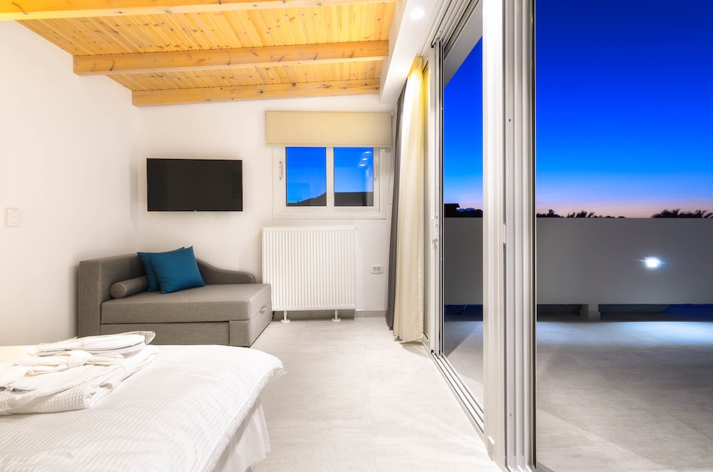 Luxury Suite, Sea View, Sea Facing photo 3