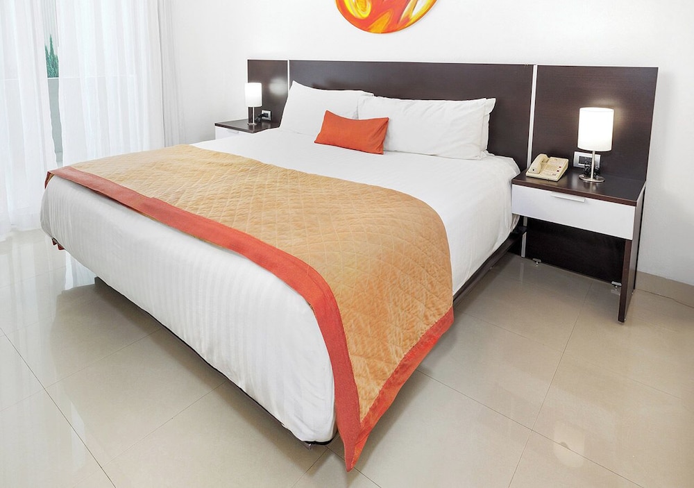 Standard Room, 1 King Bed - Photo 3