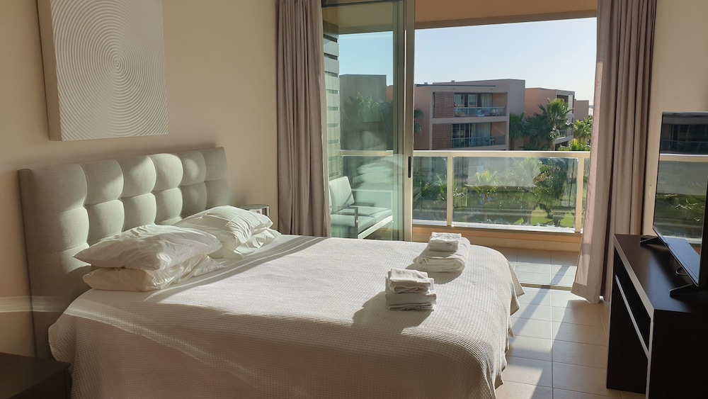 Deluxe Apartment, 2 Bedrooms, Pool View (1)