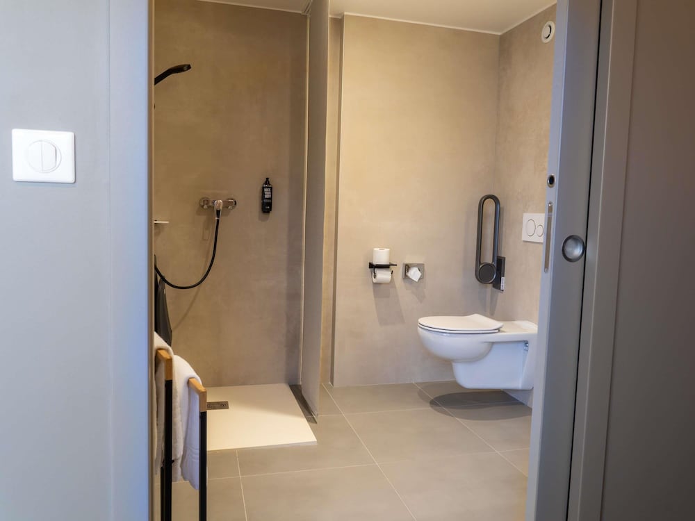 Room, 1 Double Bed, Accessible - Photo 3