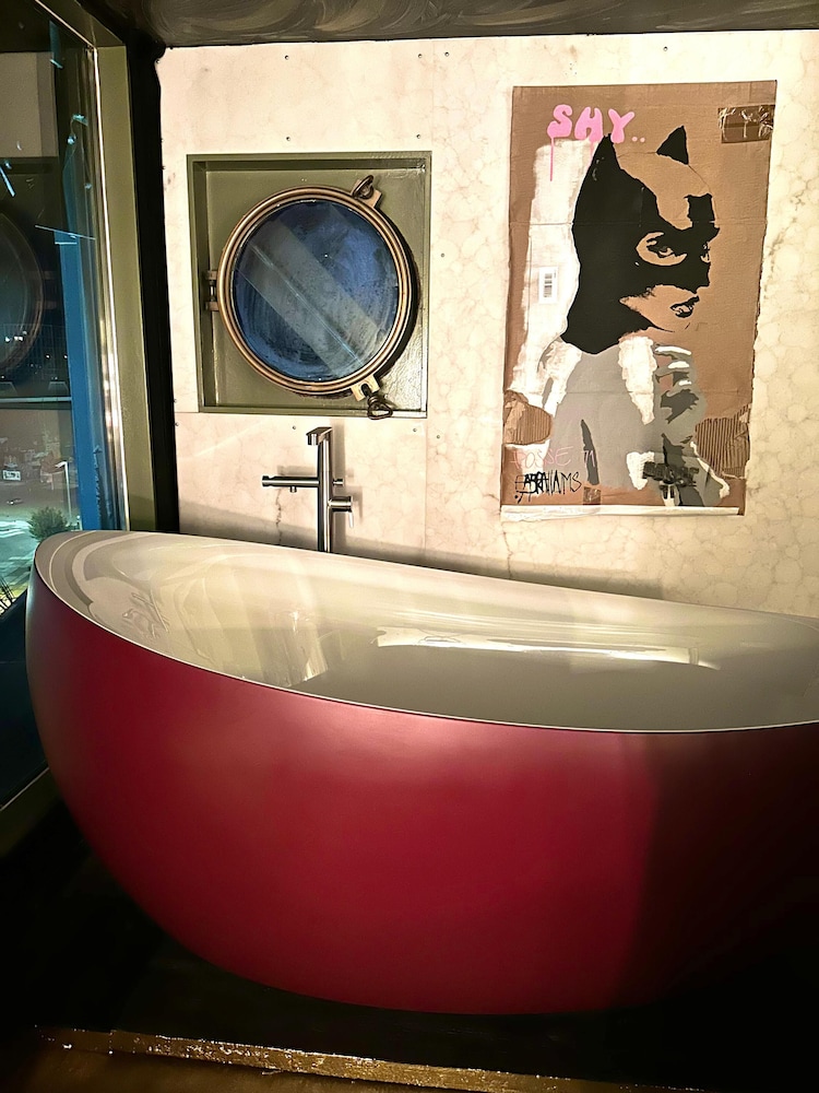 Exclusive Penthouse photo 2