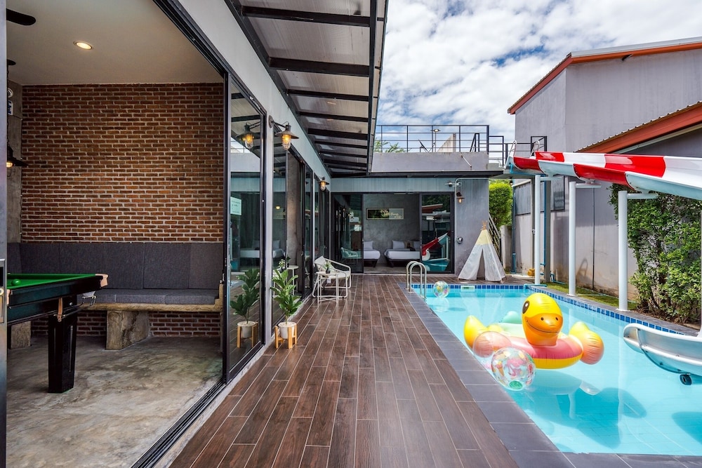 Three-Bedroom Villa - Photo 3