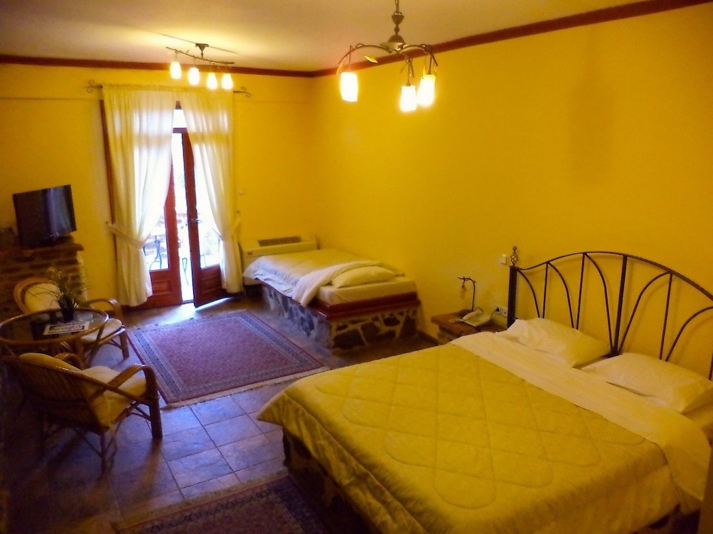 Panoramic Triple Room, Accessible, Lake View photo 1
