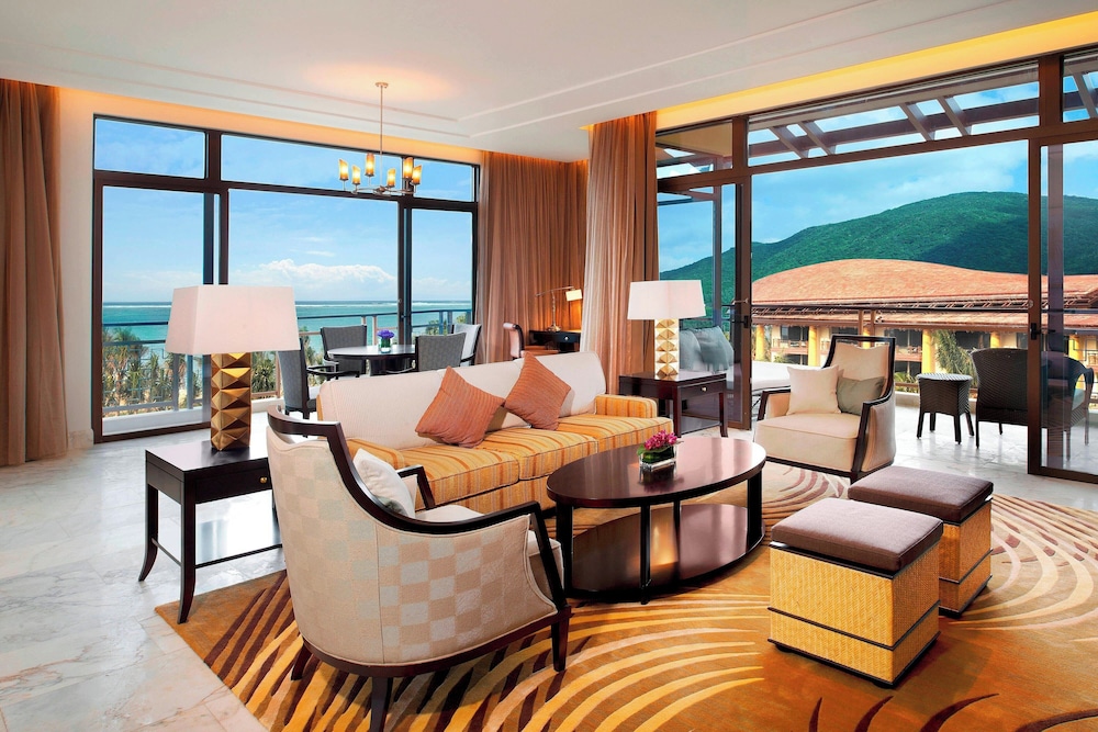 Suite, 1 Bedroom, Balcony, Ocean View - Photo 2