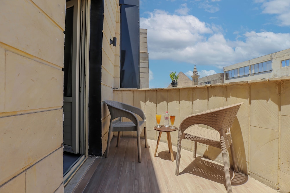 Panoramic Suite (Pyramids View)