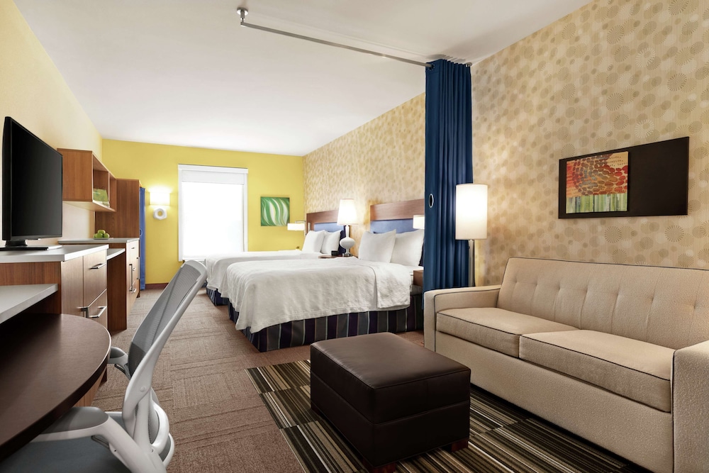 Studio, 2 Queen Beds, Accessible, Bathtub