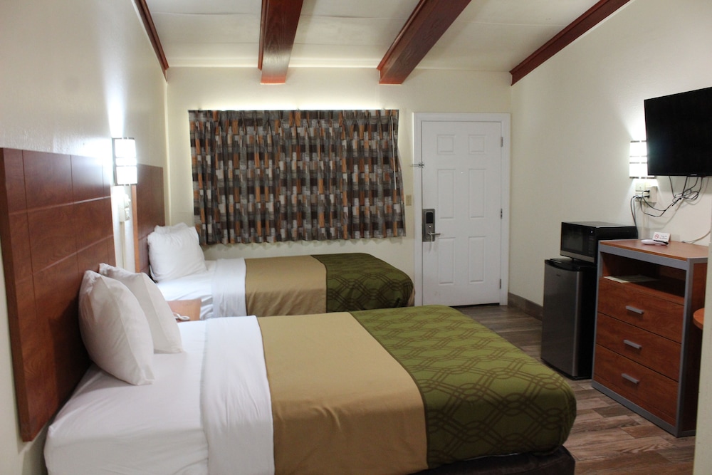 Basic Double Room, 2 Double Beds, Non Smoking photo 3