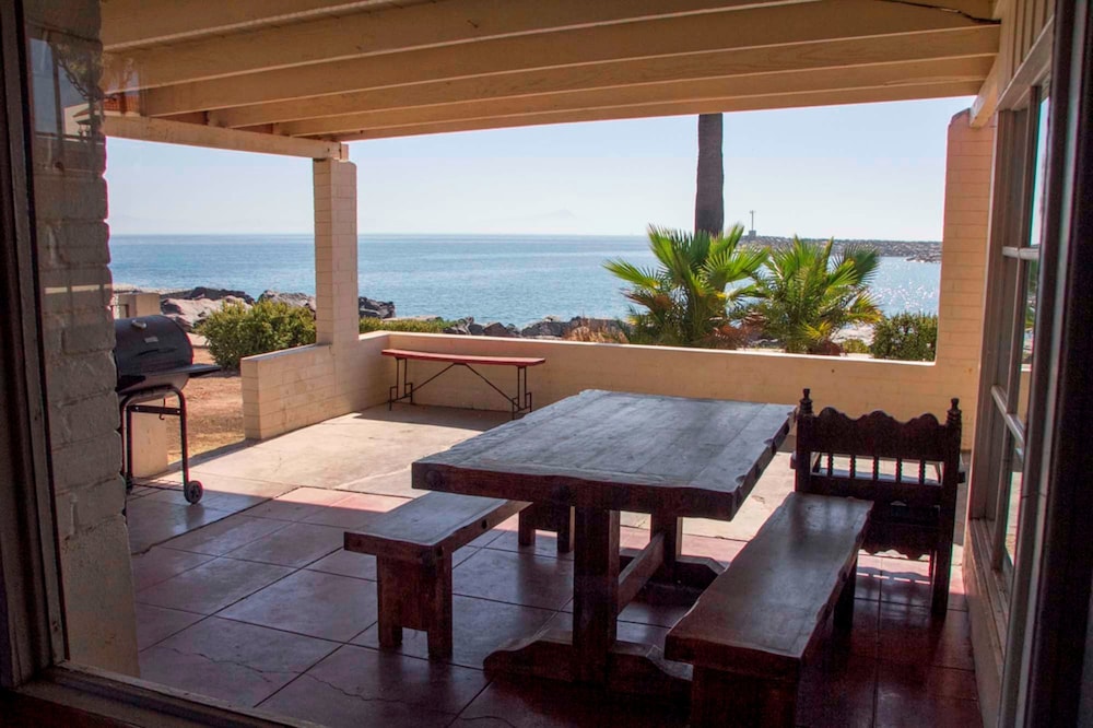Chalet, 2 Bedrooms (Ocean Front) photo 2