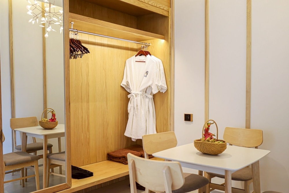 Exclusive Room, 2 Bedrooms, City View - Photo 3
