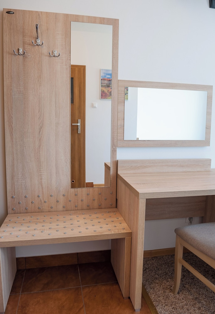 Classic Twin Room - Photo 3