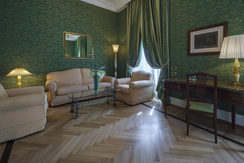 Standard Suite, Sea View (3 Pax)